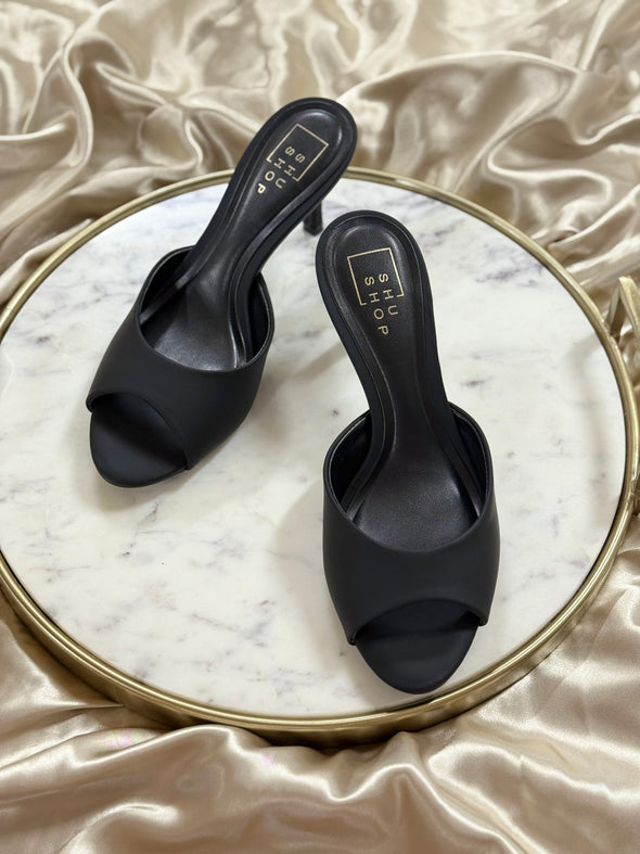 Elaine Heels